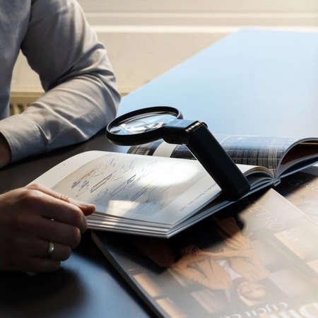 Lupa okrągła podświetlana wielokątna